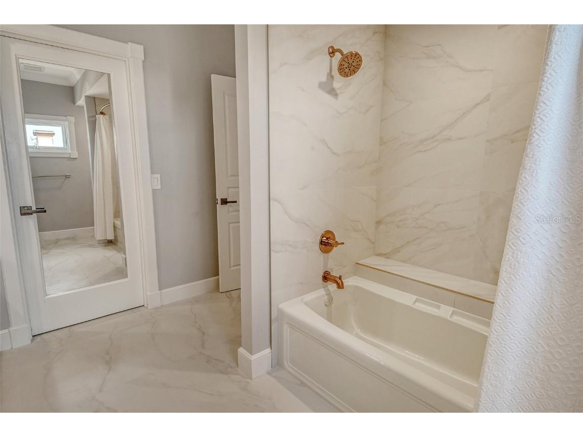 1541 Bay Point Drive Sarasota FL 34236 - HUDSON BAYOU A4634377 image31