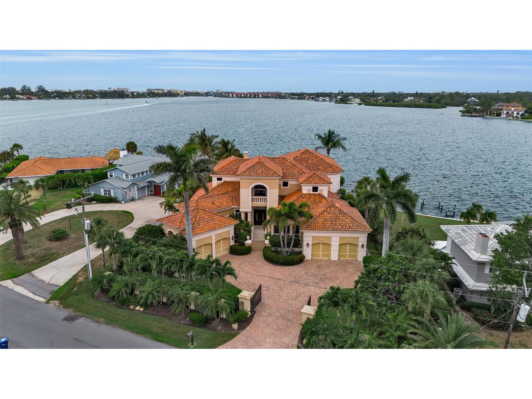 1541 Caribbean Drive Sarasota FL 34231 - SARASOTA BAY A4695466 image1