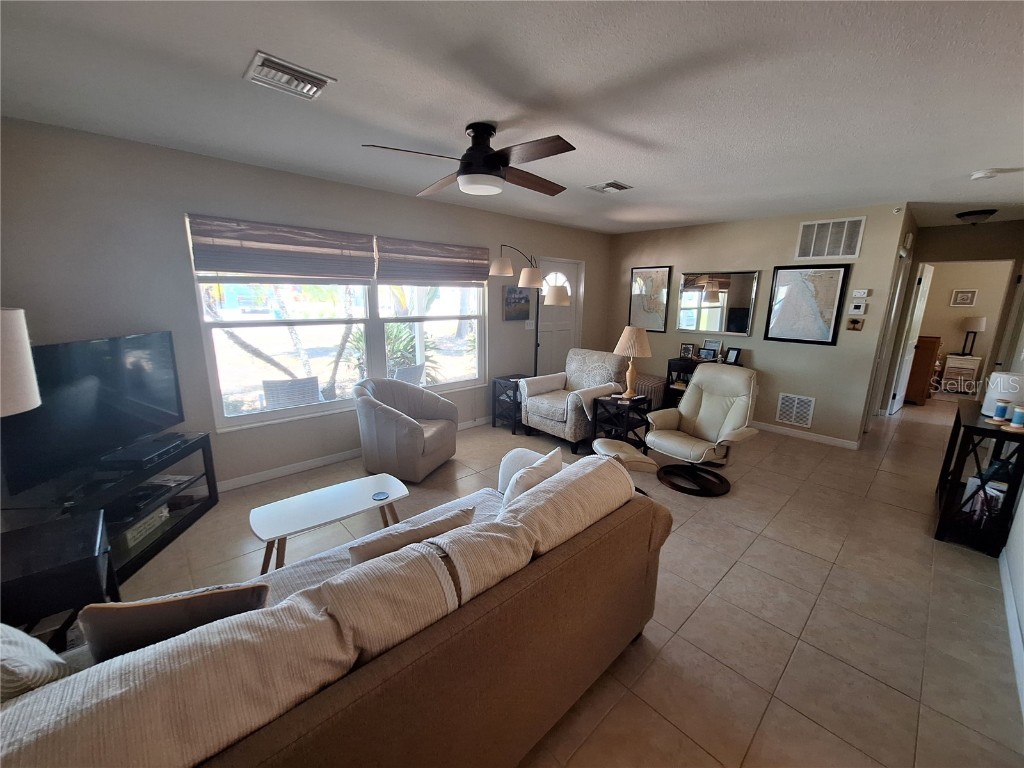 1541 Crest Drive Englewood FL 34223 N6137731 image2