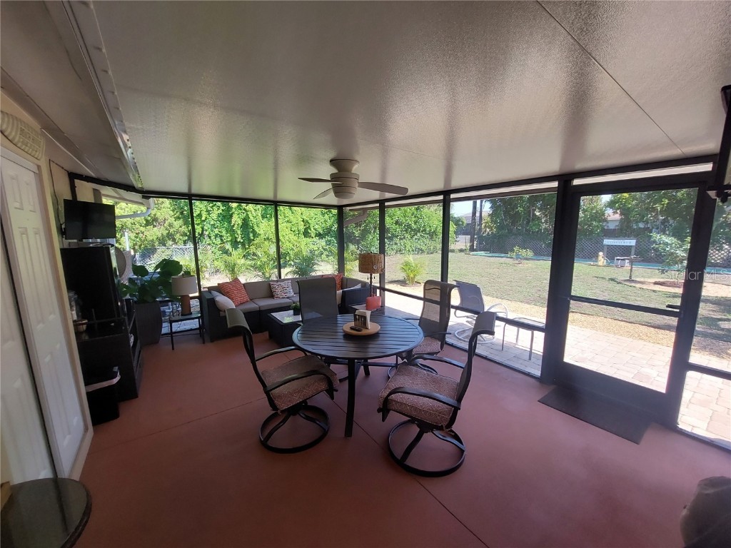 1541 Crest Drive Englewood FL 34223 N6137731 image20