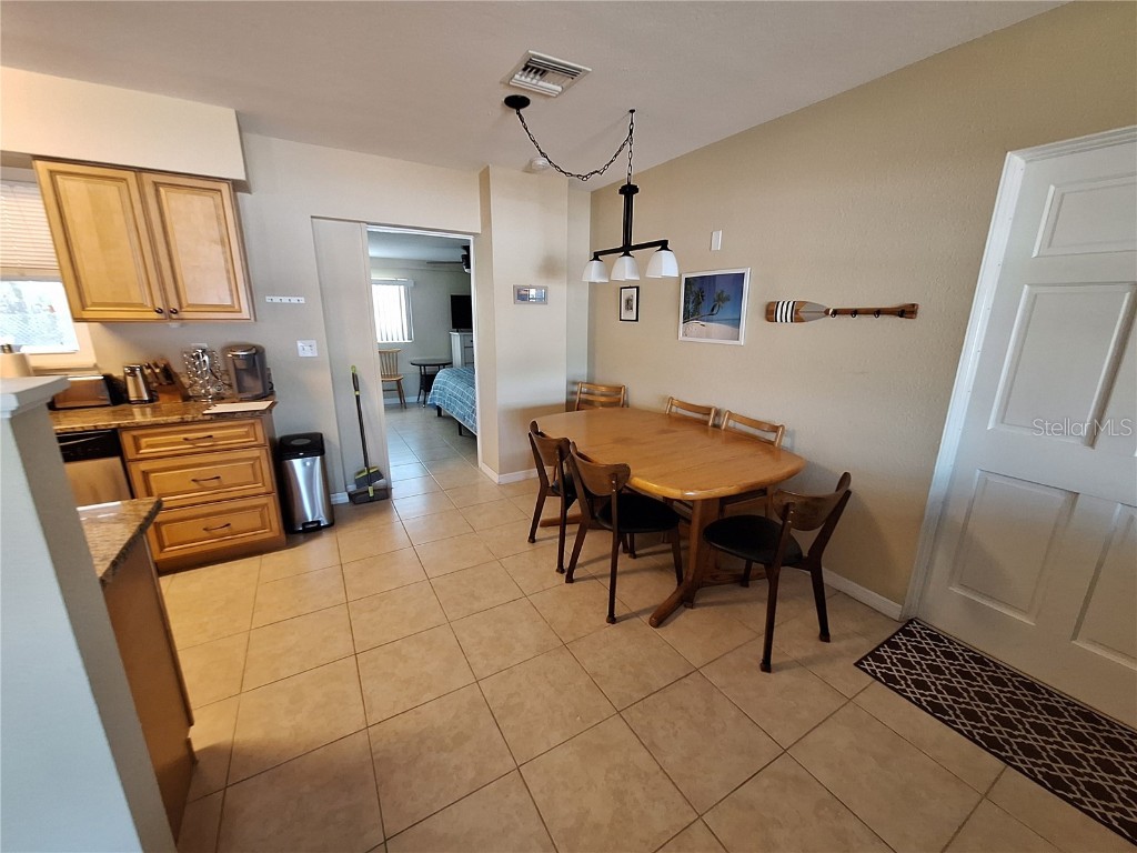 1541 Crest Drive Englewood FL 34223 N6137731 image4