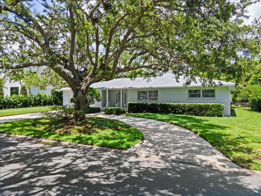 1541 Flower Drive Sarasota FL 34239 A4656365 image1