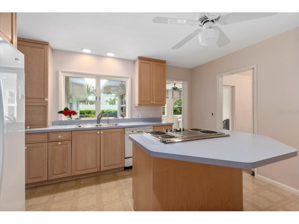 1541 Flower Drive Sarasota FL 34239 A4656365 image21