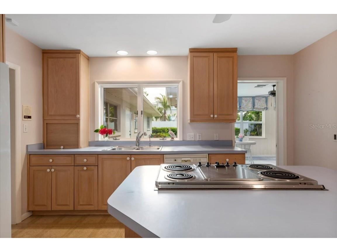1541 Flower Drive Sarasota FL 34239 A4656365 image23