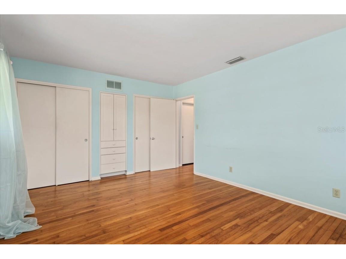 1541 Flower Drive Sarasota FL 34239 A4656365 image30