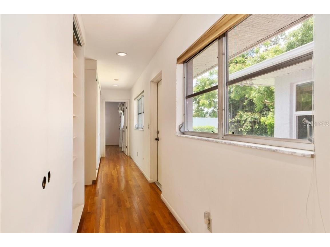 1541 Flower Drive Sarasota FL 34239 A4656365 image33