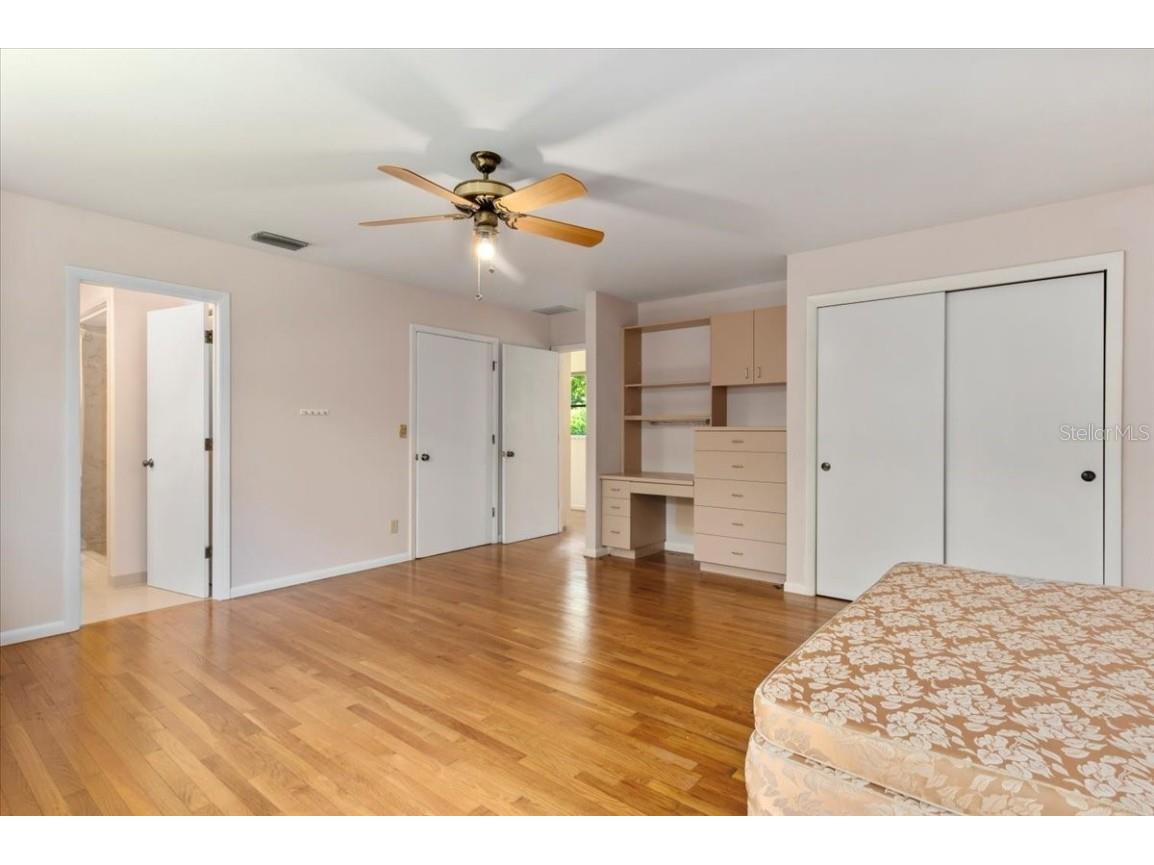 1541 Flower Drive Sarasota FL 34239 A4656365 image35
