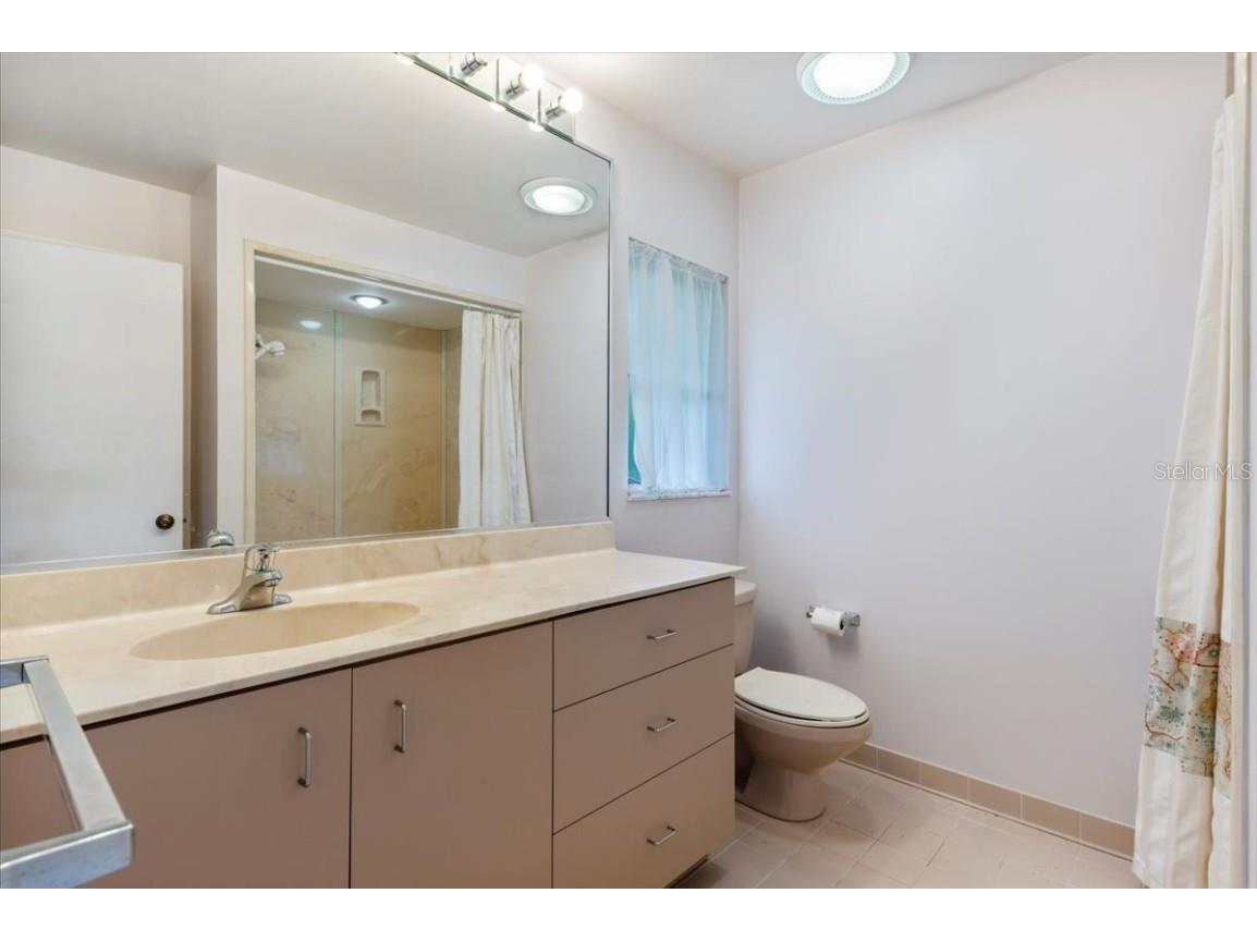 1541 Flower Drive Sarasota FL 34239 A4656365 image36