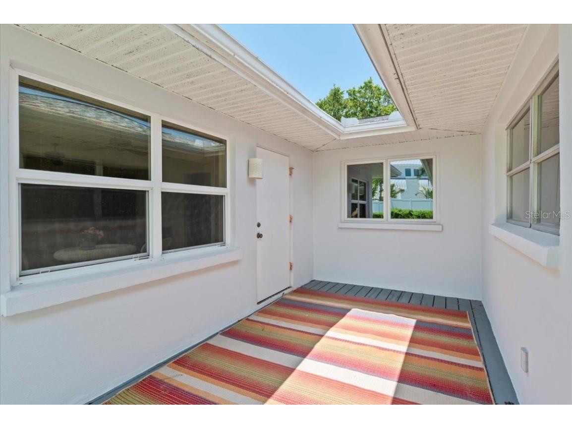 1541 Flower Drive Sarasota FL 34239 A4656365 image49