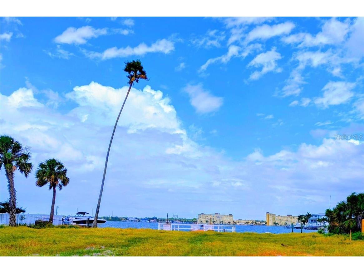 15417 2nd Street E Madeira Beach FL 33708 TB8435476 image2