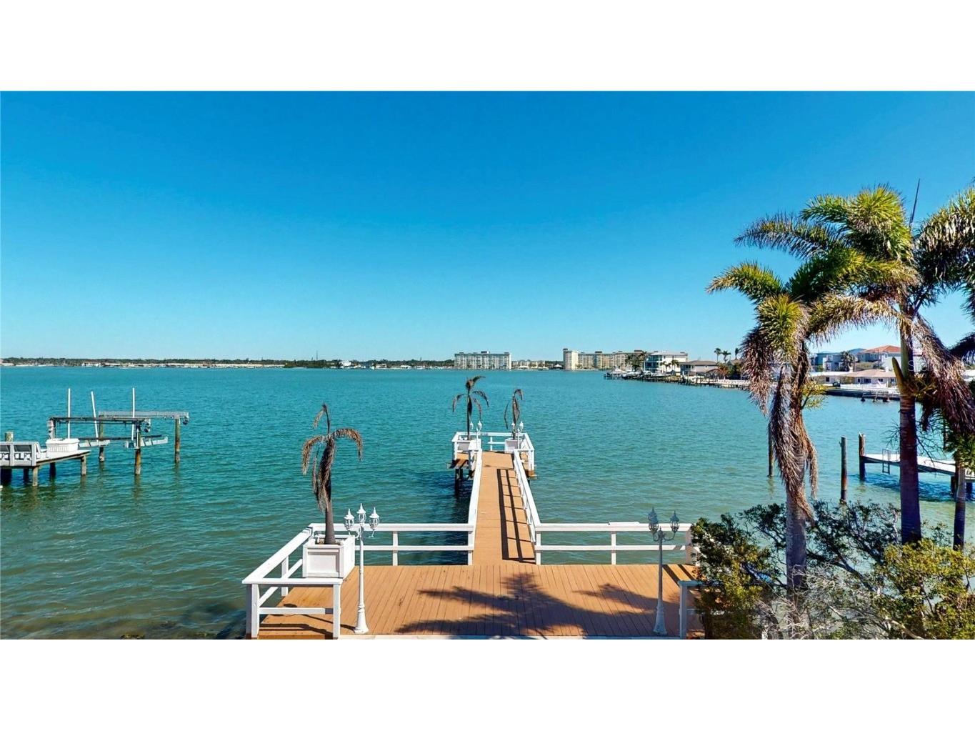 15417 2nd Street E Madeira Beach FL 33708 TB8435476 image3