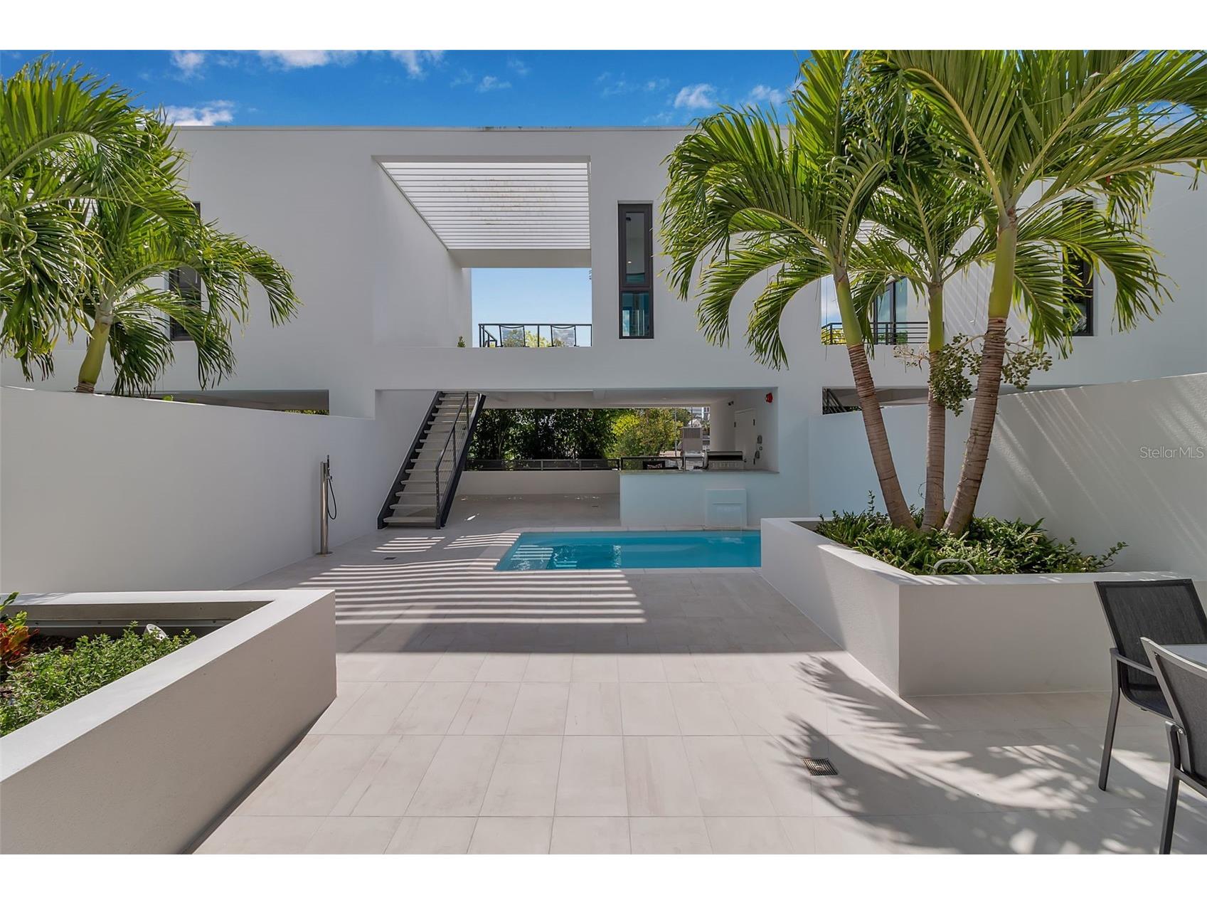 1542 4th Street #210 Sarasota FL 34236 A4669223 image1