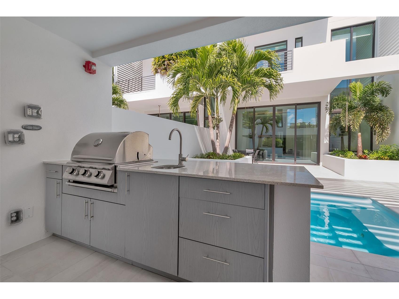 1542 4th Street #210 Sarasota FL 34236 A4669223 image35