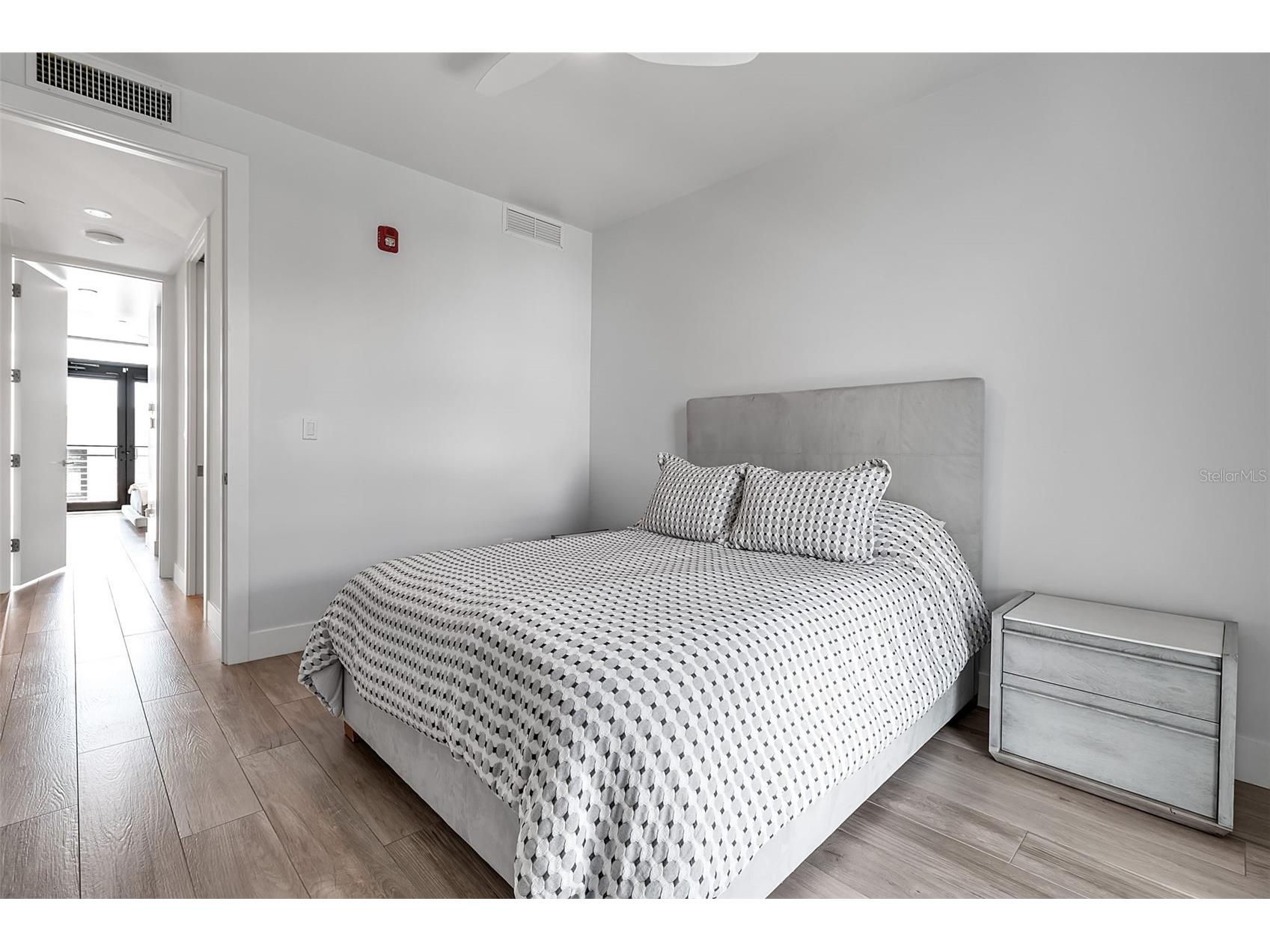1542 4th Street #210 Sarasota FL 34236 A4669223 image41