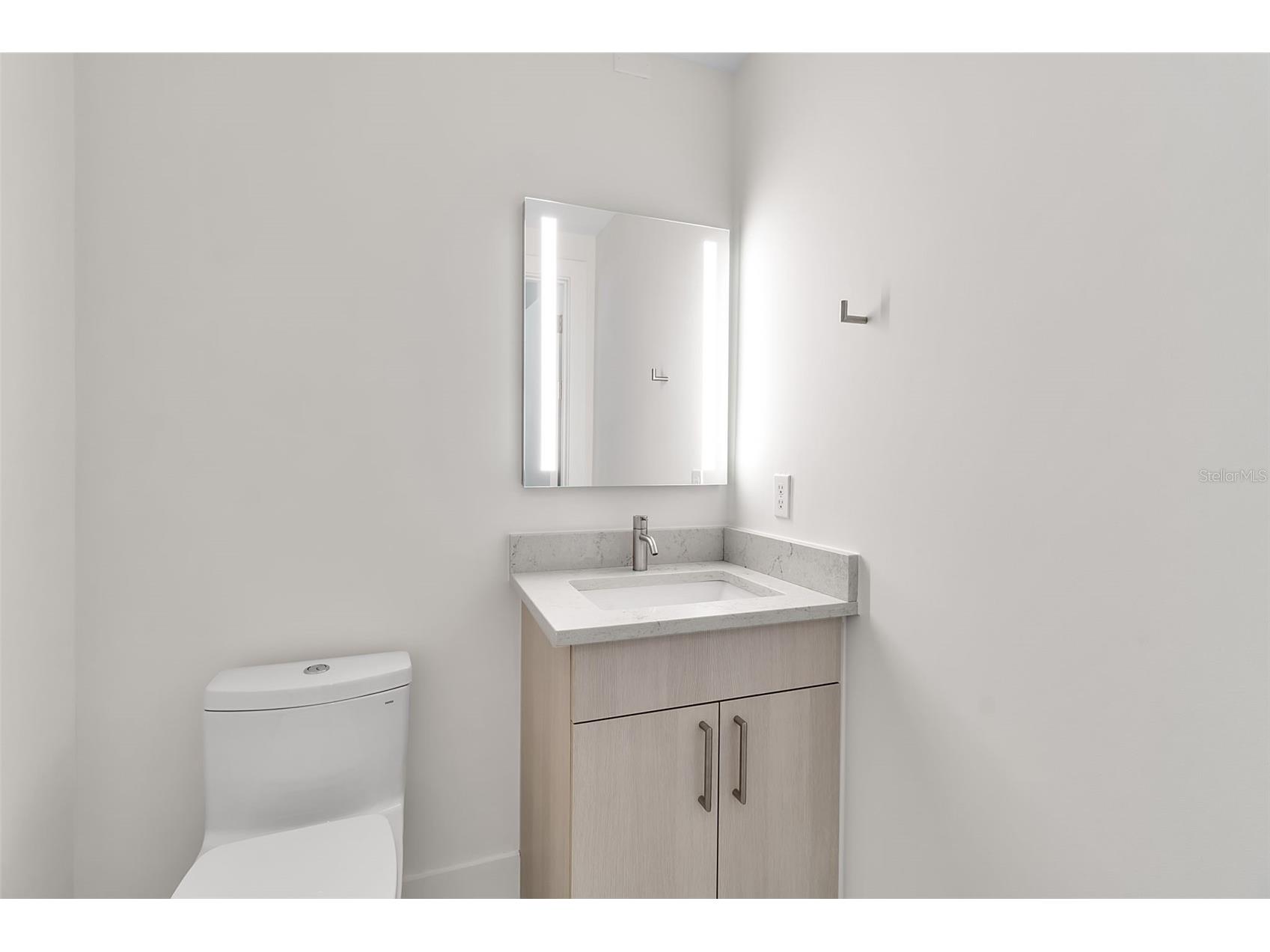 1542 4th Street #210 Sarasota FL 34236 A4669223 image55