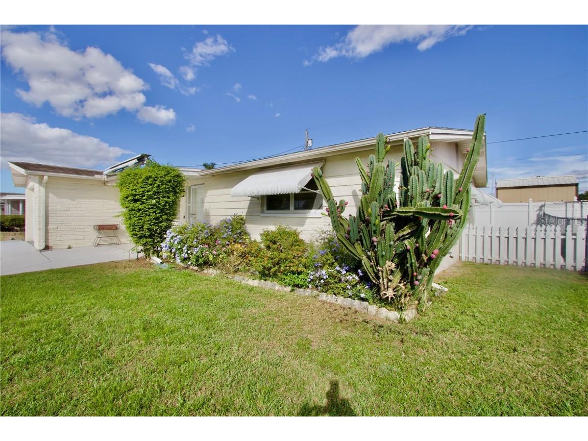 1542 Derrick Street Holiday FL 34690 W7879895 image3