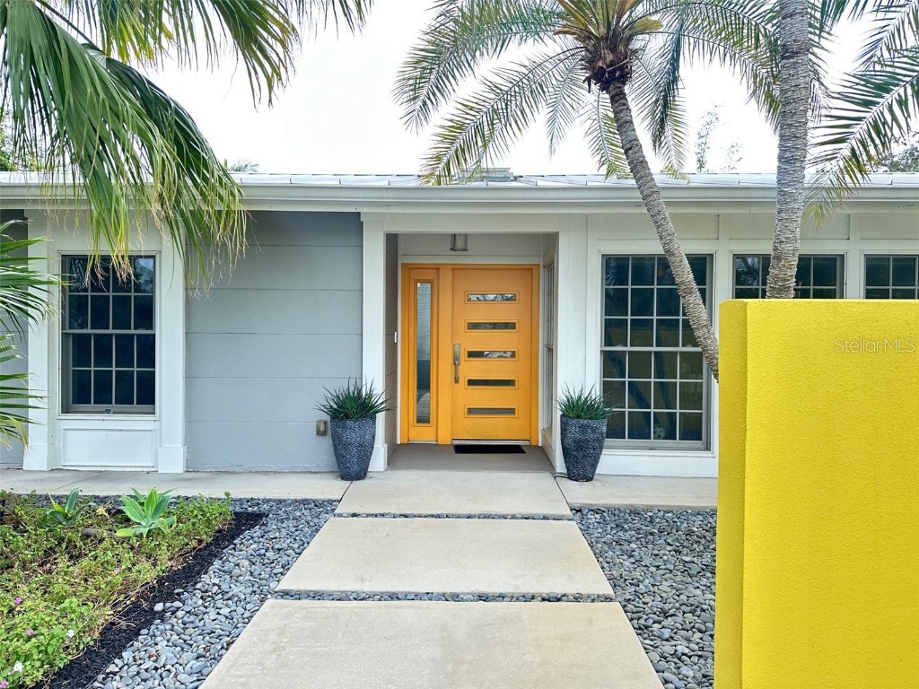 1542 Eastbrook Drive Sarasota FL 34231 A4636133 image1