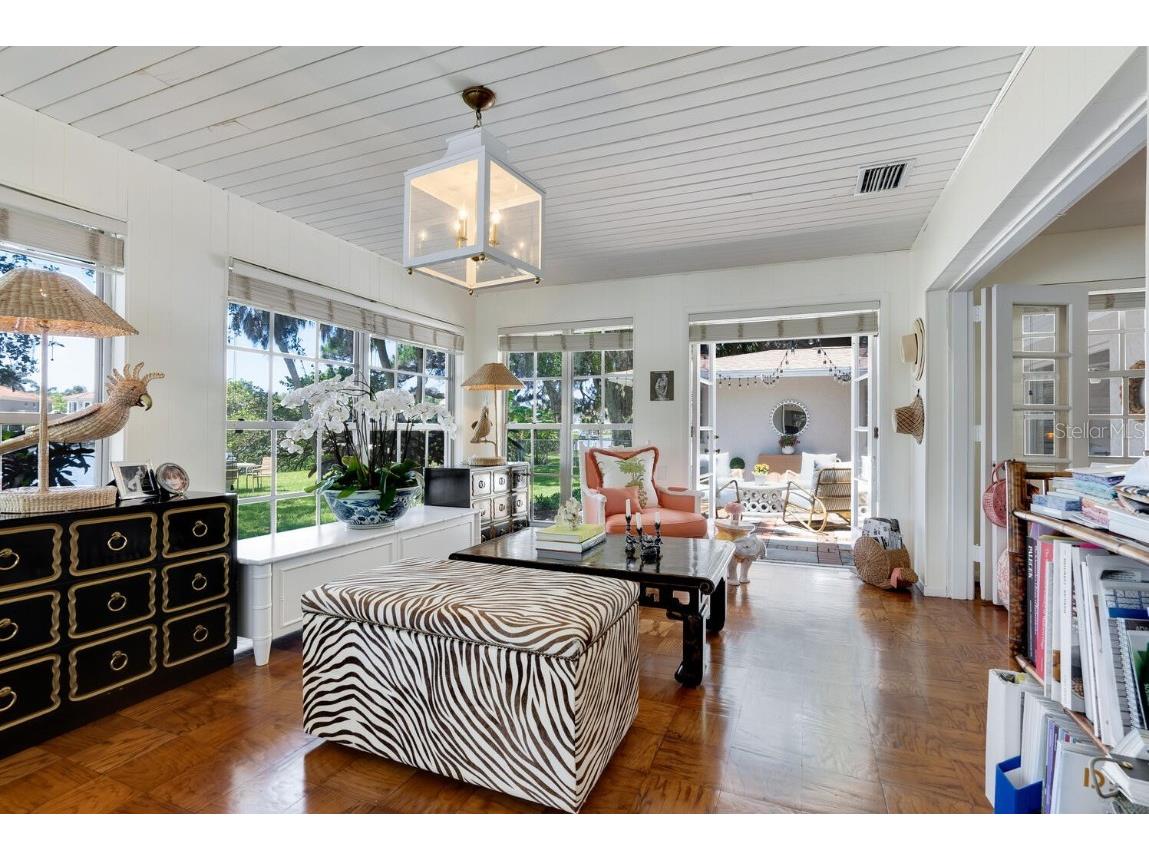 1542 Gulfview Drive Sarasota FL 34236 A4673664 image21