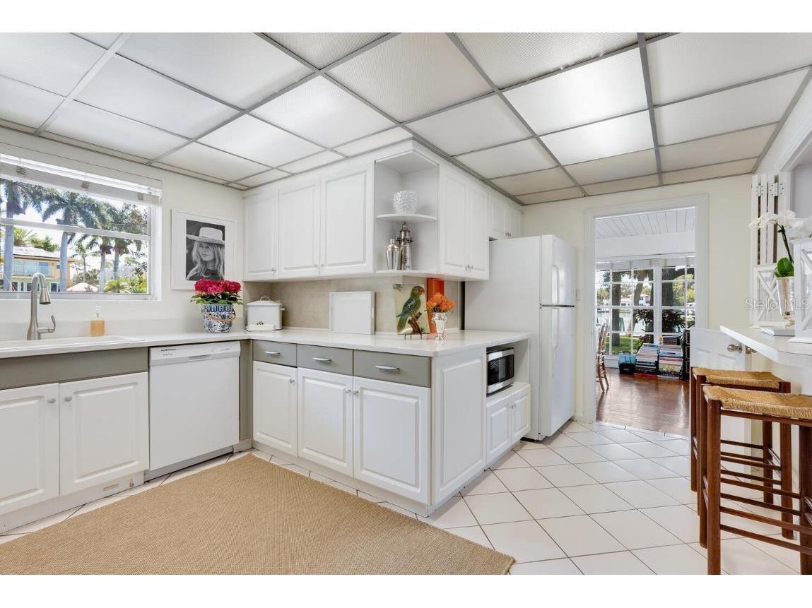 1542 Gulfview Drive Sarasota FL 34236 A4673664 image23