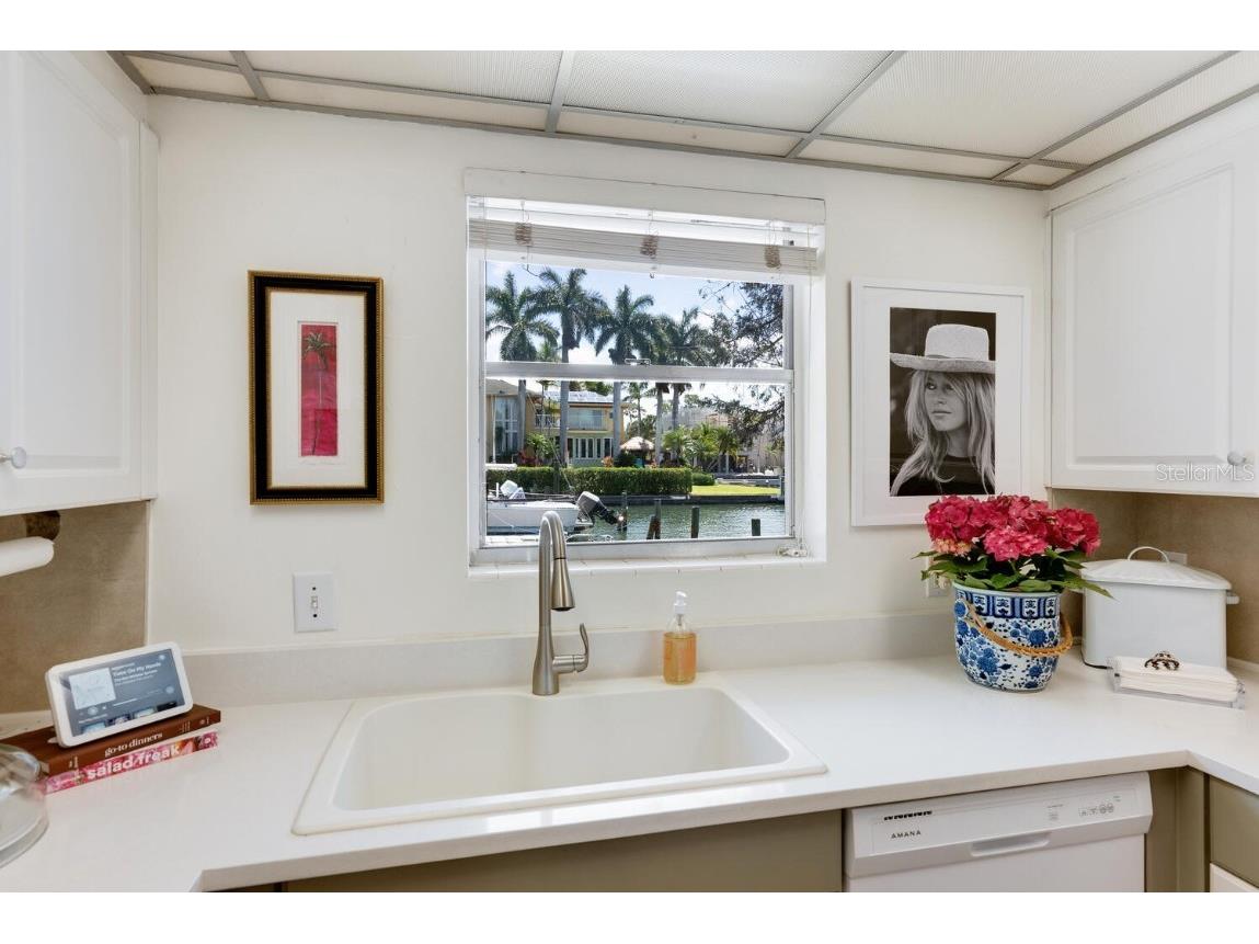 1542 Gulfview Drive Sarasota FL 34236 A4673664 image24