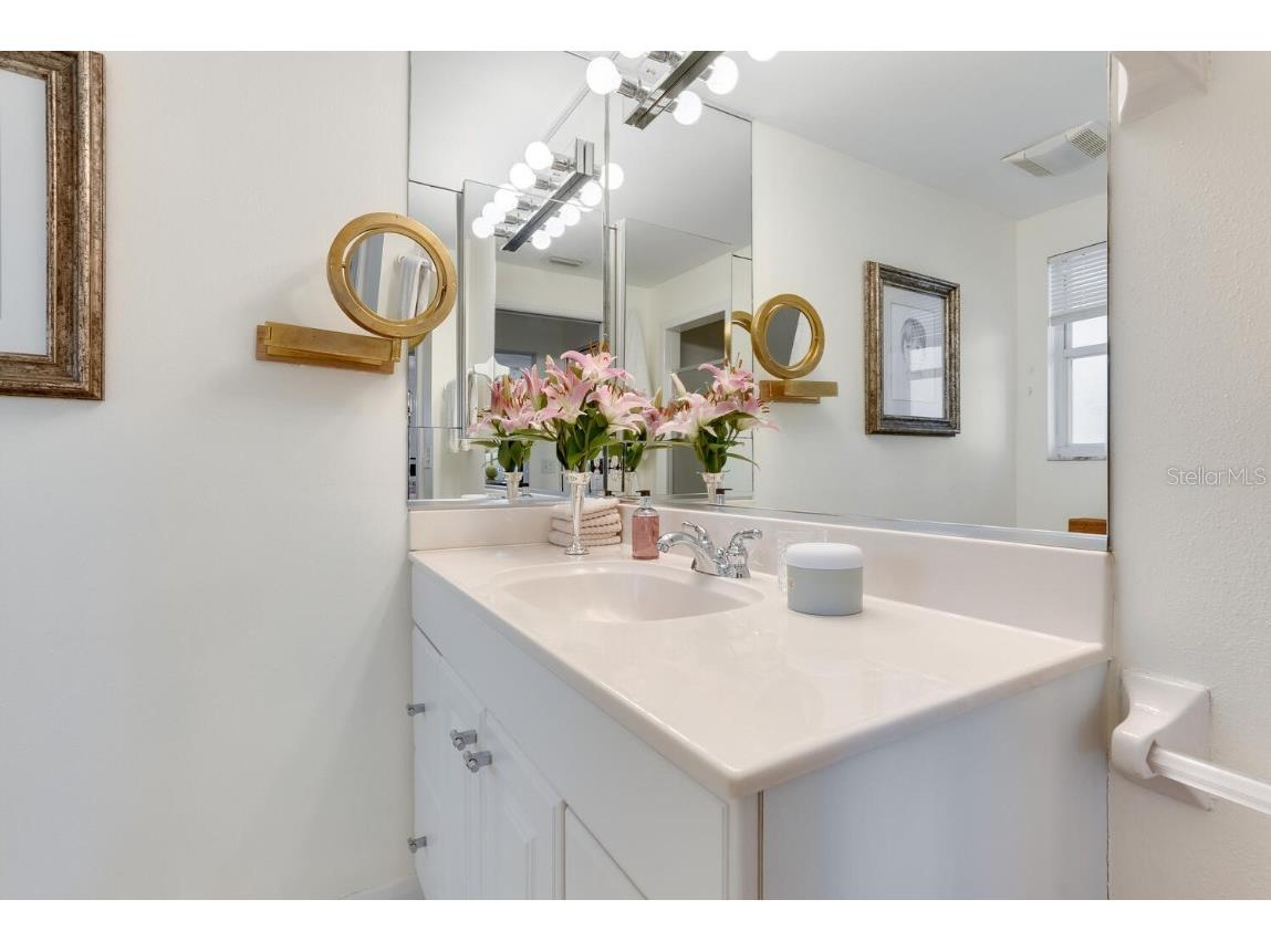 1542 Gulfview Drive Sarasota FL 34236 A4673664 image29