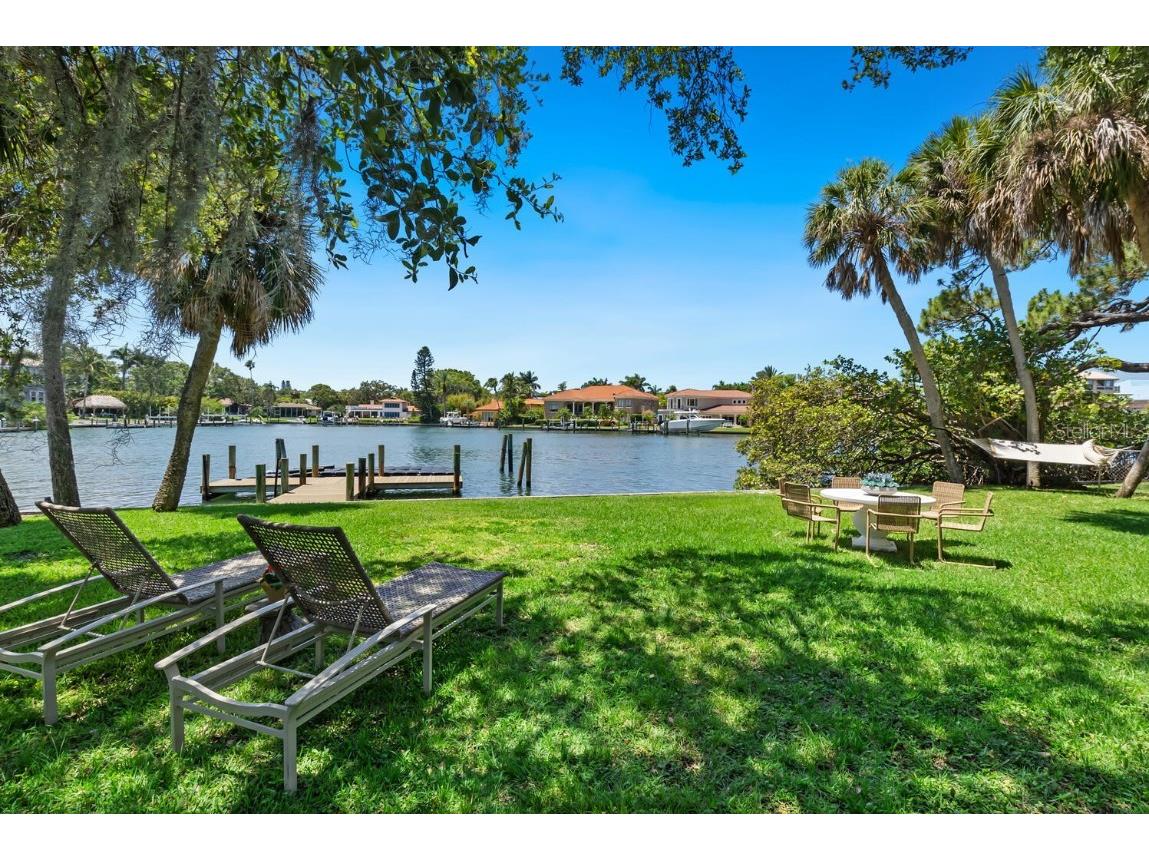 1542 Gulfview Drive Sarasota FL 34236 A4673664 image37