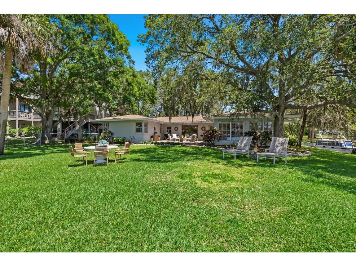 1542 Gulfview Drive Sarasota FL 34236 A4673664 image39