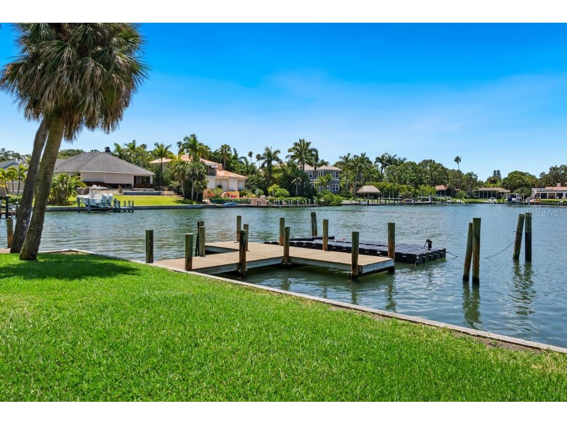 1542 Gulfview Drive Sarasota FL 34236 A4673664 image40