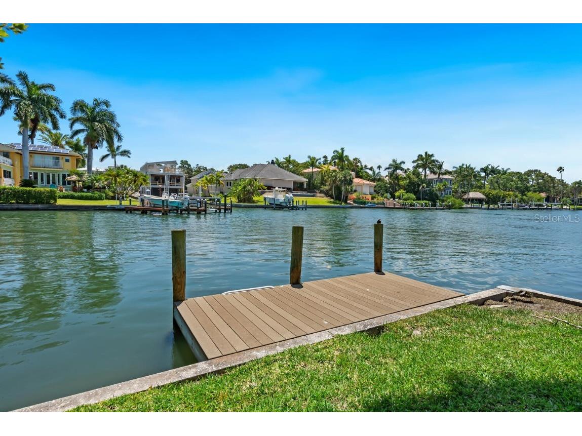 1542 Gulfview Drive Sarasota FL 34236 A4673664 image42