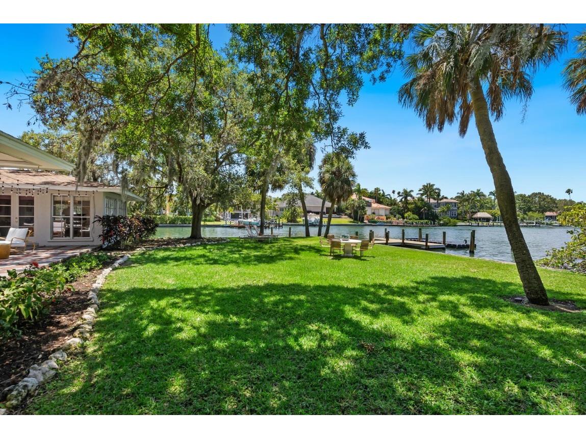 1542 Gulfview Drive Sarasota FL 34236 A4673664 image43
