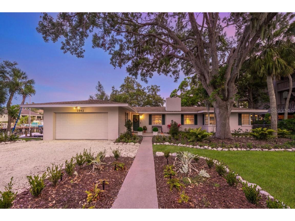 1542 Gulfview Drive Sarasota FL 34236 A4673664 image45