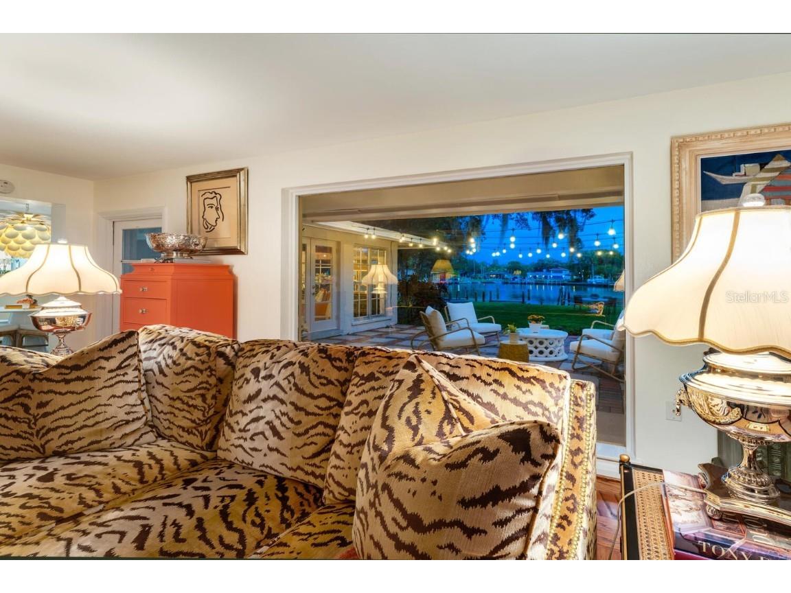 1542 Gulfview Drive Sarasota FL 34236 A4673664 image49