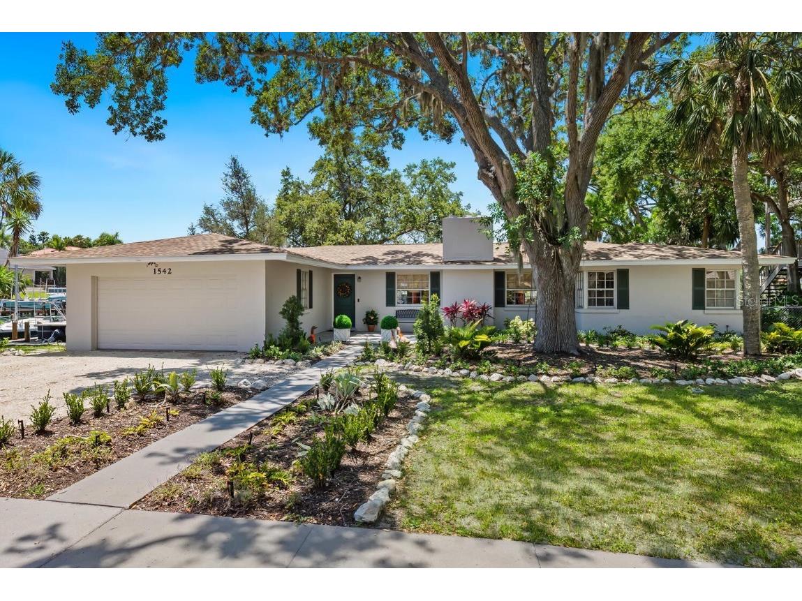 1542 Gulfview Drive Sarasota FL 34236 A4673664 image5