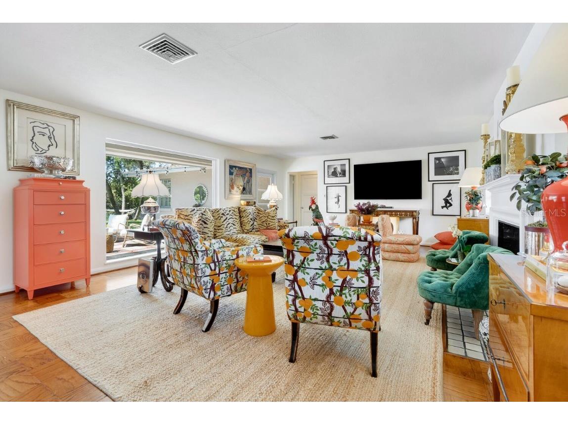 1542 Gulfview Drive Sarasota FL 34236 A4673664 image8