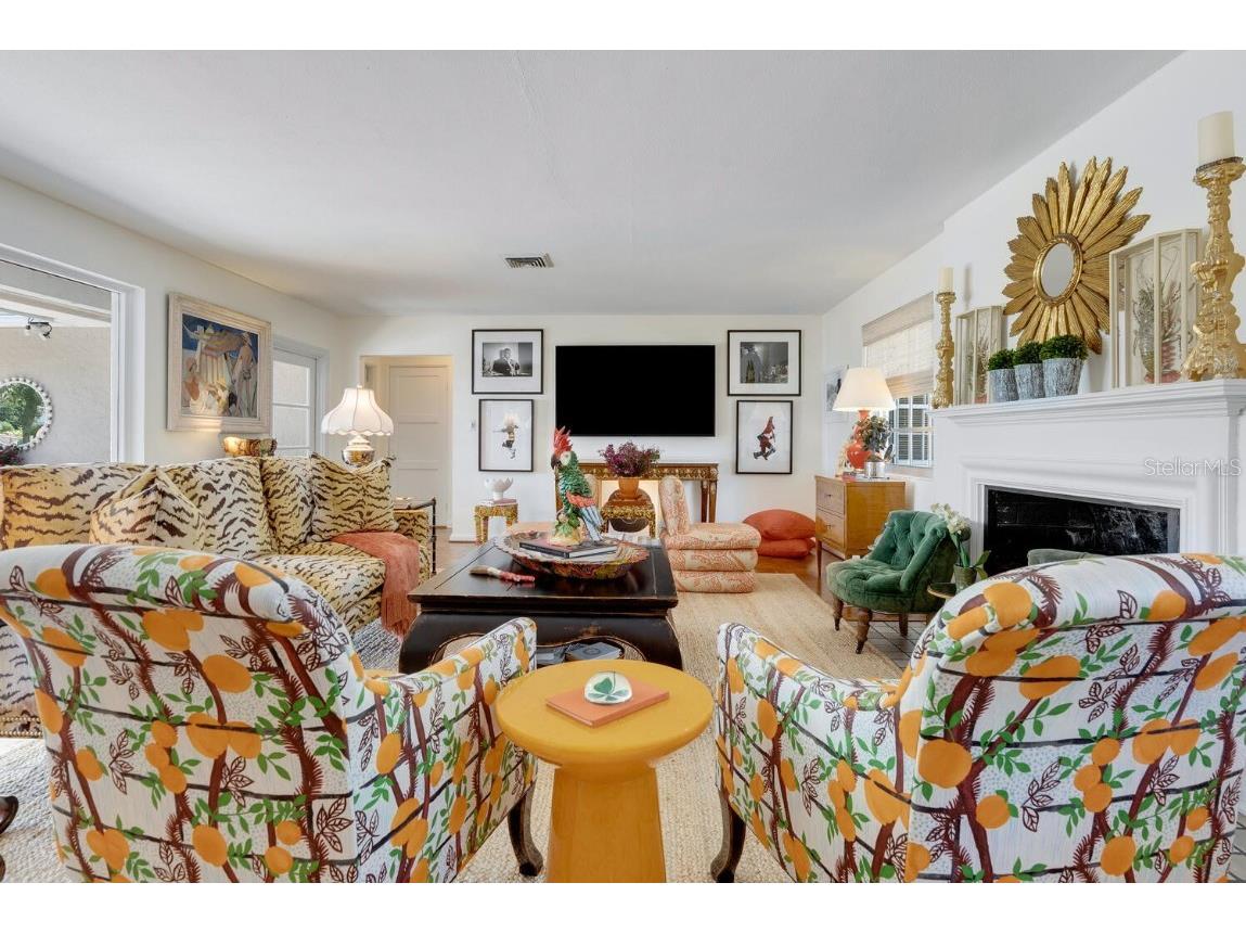 1542 Gulfview Drive Sarasota FL 34236 A4673664 image9