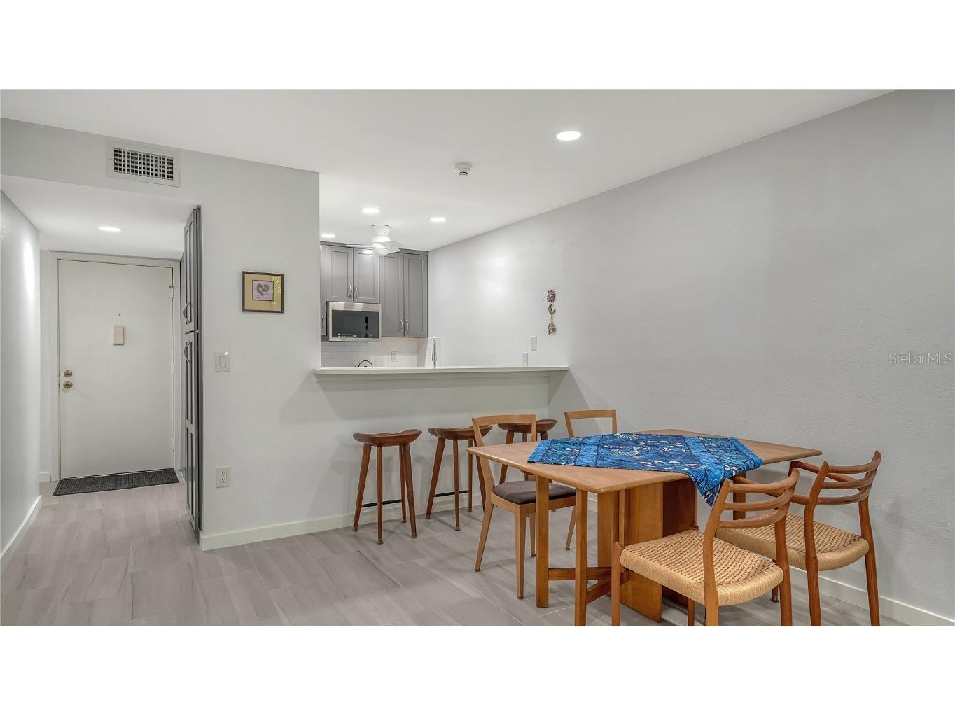 1542 Oak Street #102 Sarasota FL 34236 A4658284 image12