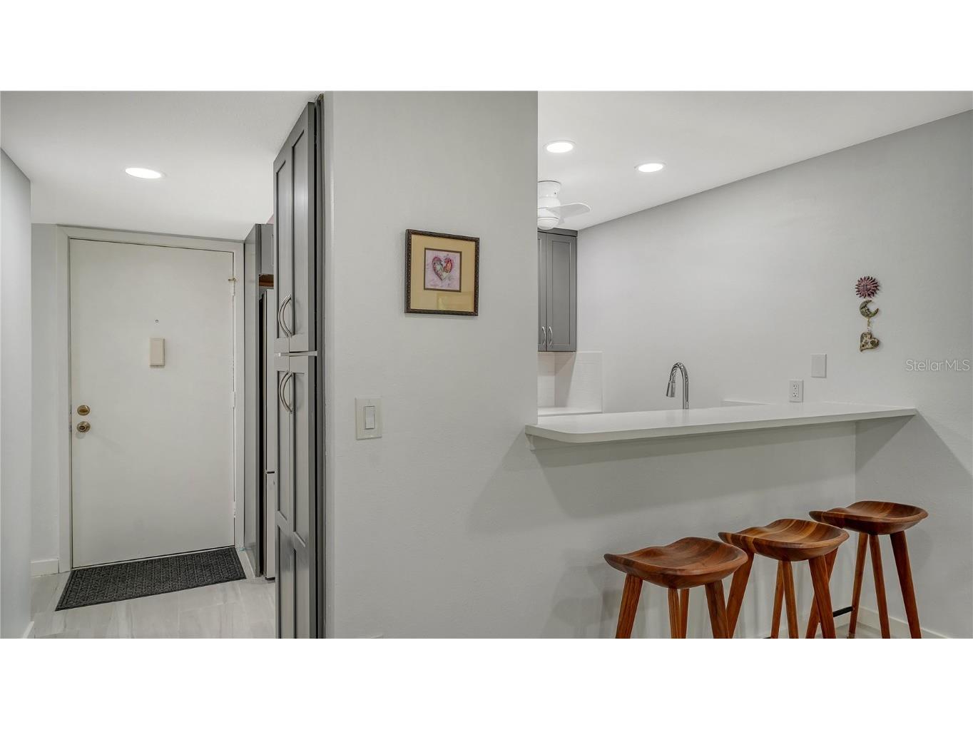 1542 Oak Street #102 Sarasota FL 34236 A4658284 image13