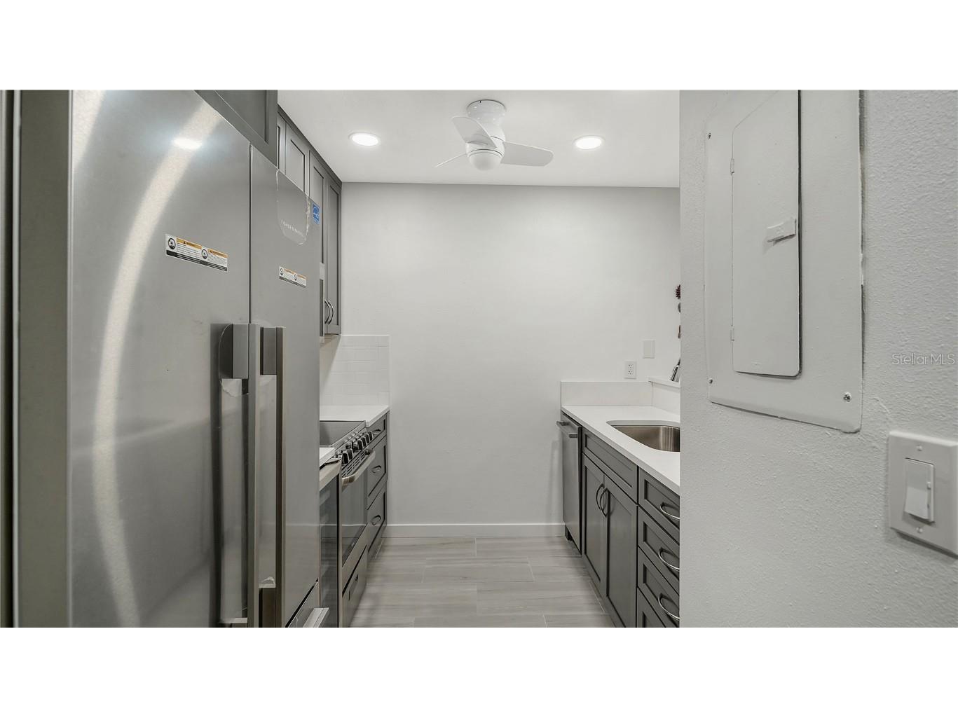 1542 Oak Street #102 Sarasota FL 34236 A4658284 image14