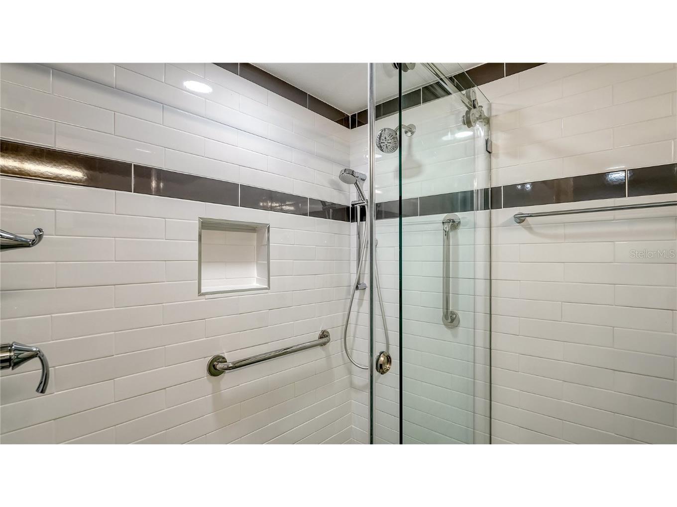 1542 Oak Street #102 Sarasota FL 34236 A4658284 image24