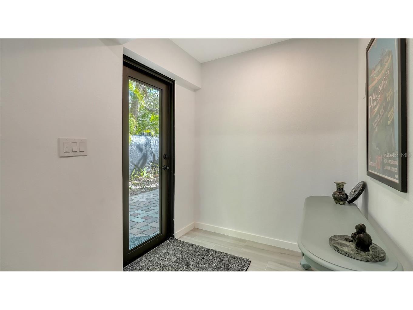 1542 Oak Street #102 Sarasota FL 34236 A4658284 image25