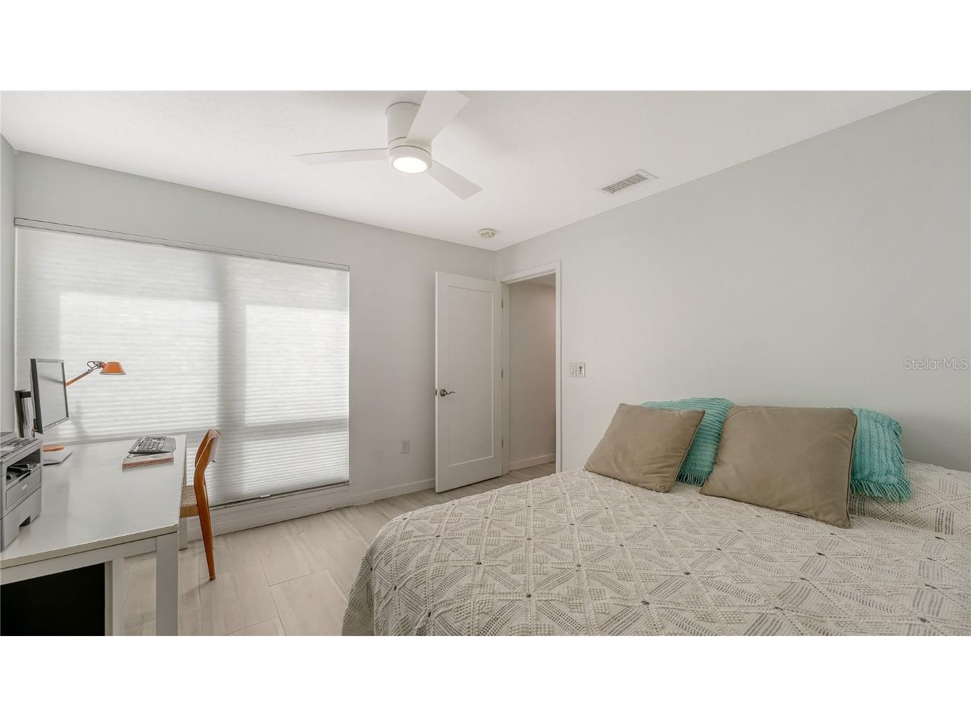 1542 Oak Street #102 Sarasota FL 34236 A4658284 image26