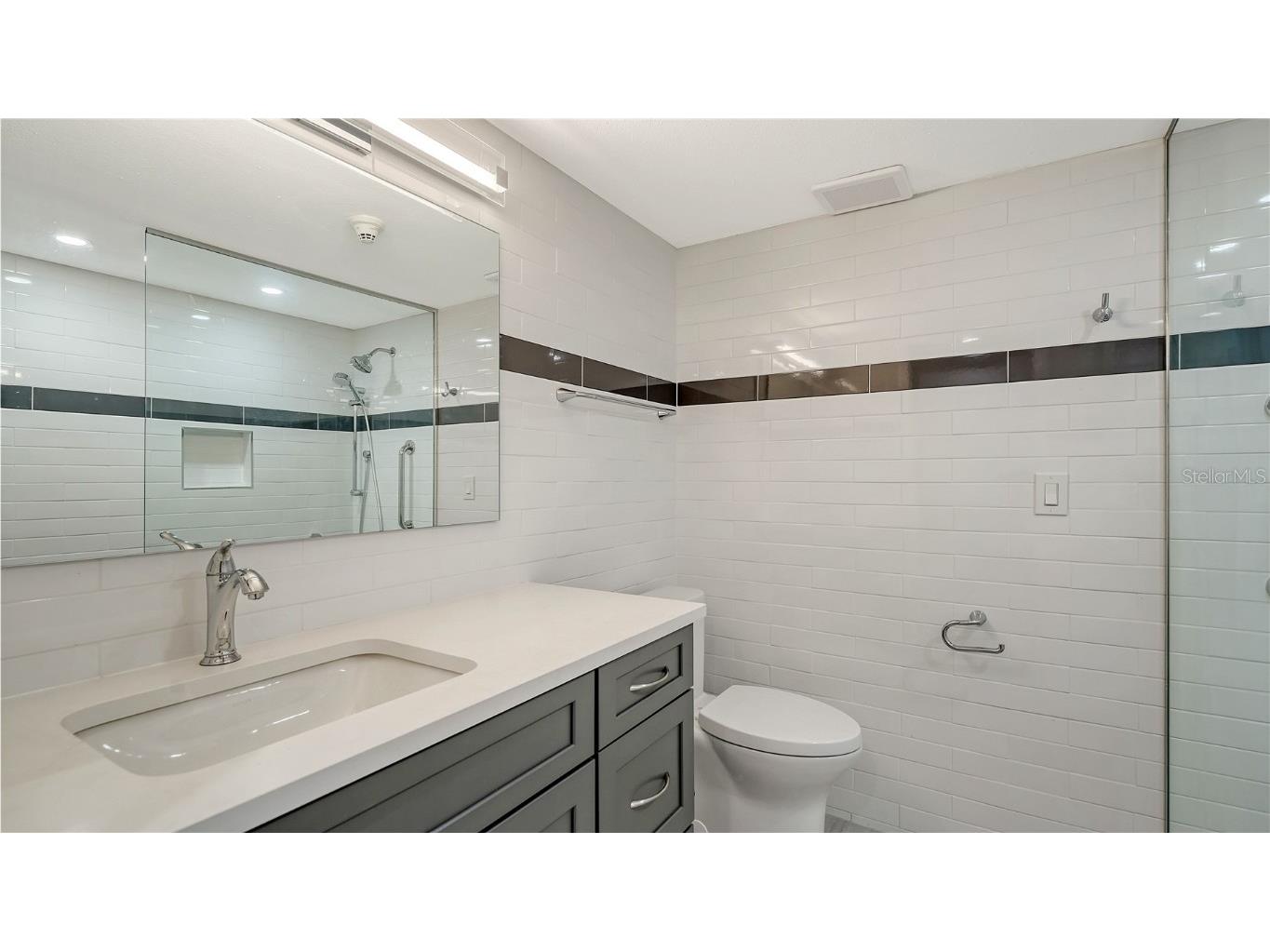 1542 Oak Street #102 Sarasota FL 34236 A4658284 image30