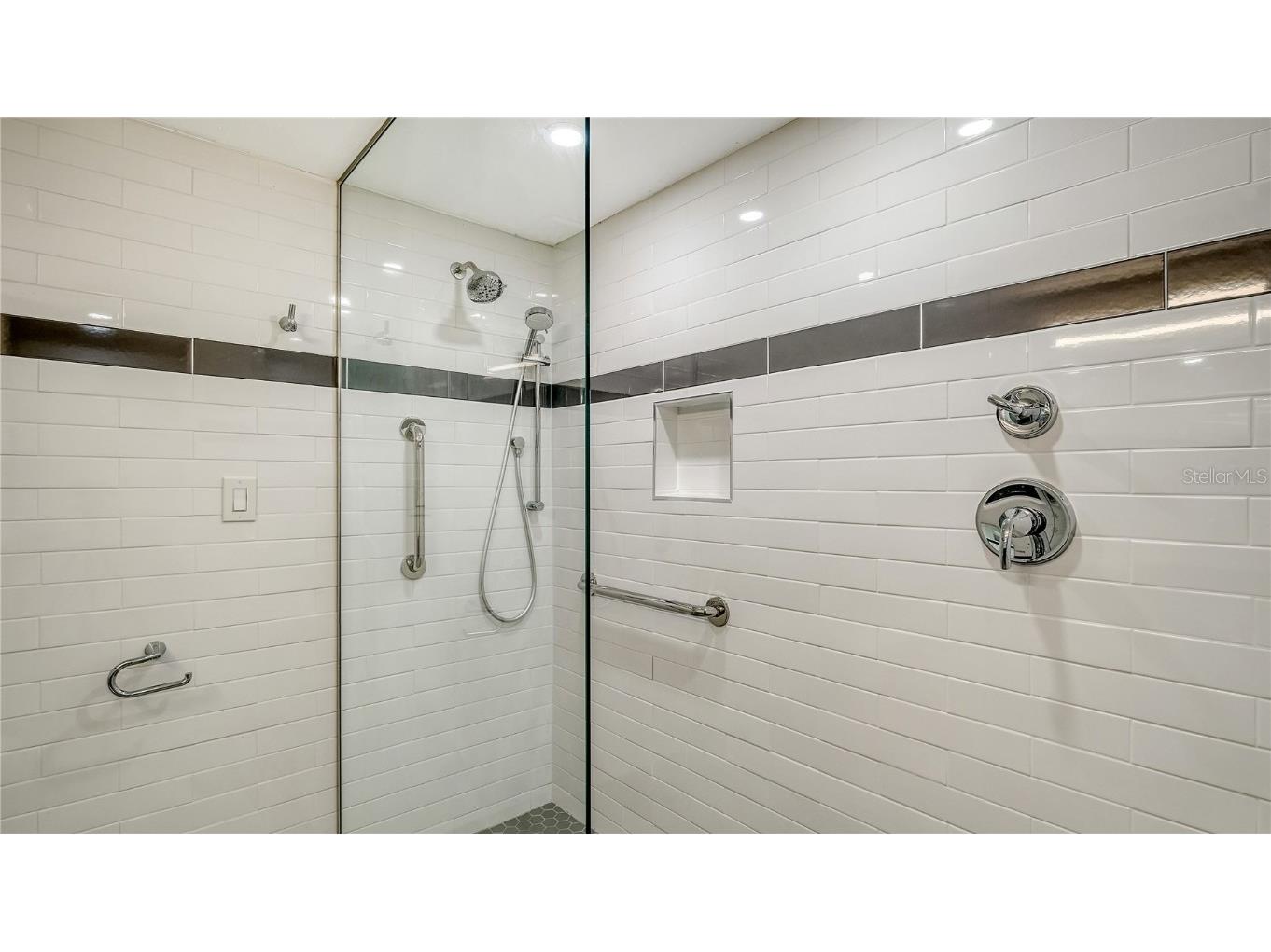 1542 Oak Street #102 Sarasota FL 34236 A4658284 image31