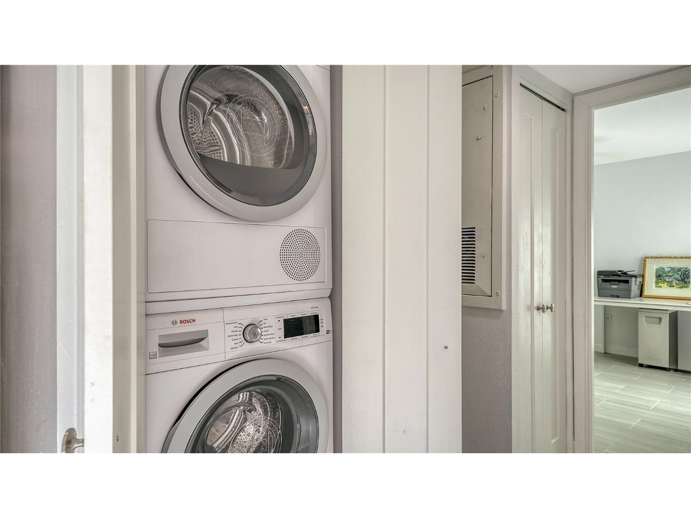 1542 Oak Street #102 Sarasota FL 34236 A4658284 image33