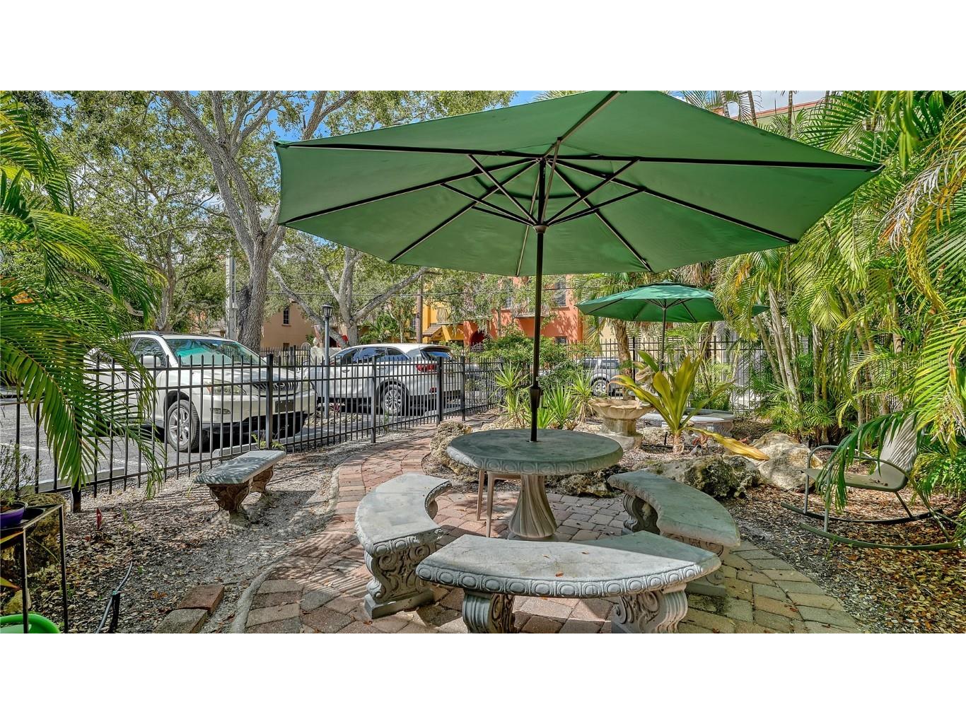 1542 Oak Street #102 Sarasota FL 34236 A4658284 image35