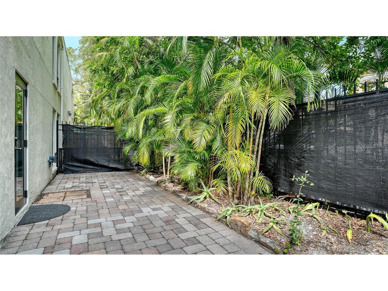1542 Oak Street #102 Sarasota FL 34236 A4658284 image40