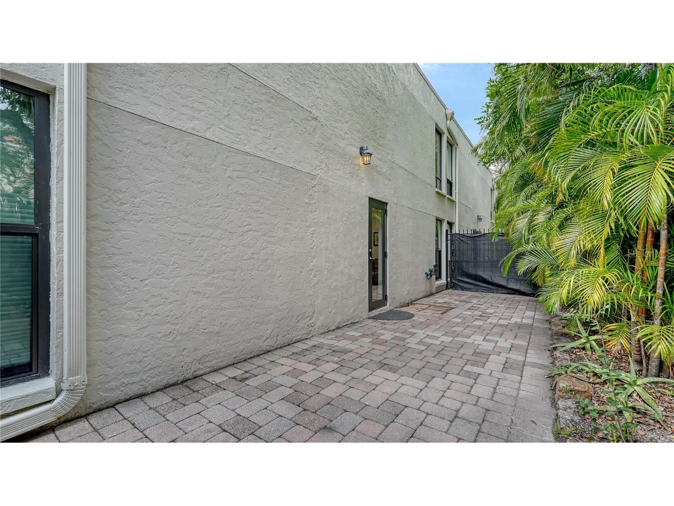 1542 Oak Street #102 Sarasota FL 34236 A4658284 image41