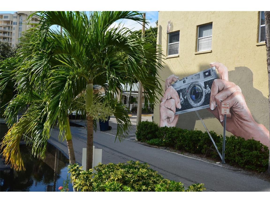 1542 Oak Street #102 Sarasota FL 34236 A4658284 image50