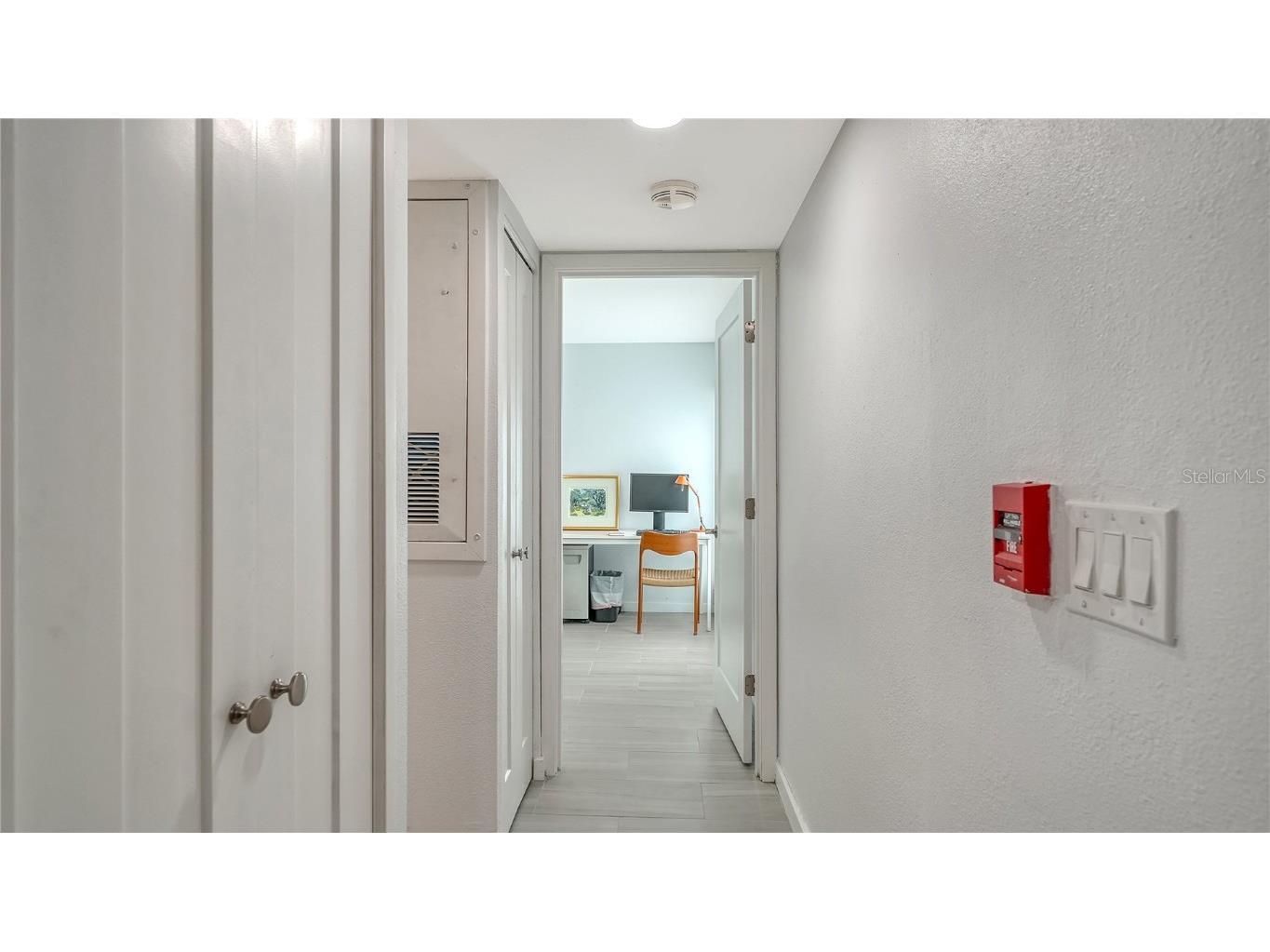 1542 Oak Street #102 Sarasota FL 34236 A4658284 image6