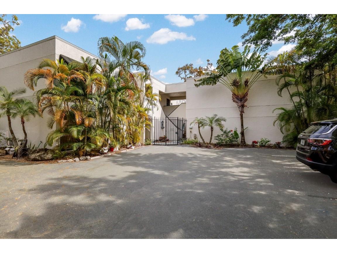 1542 Oak Street #6 Sarasota FL 34236 A4624938 image2